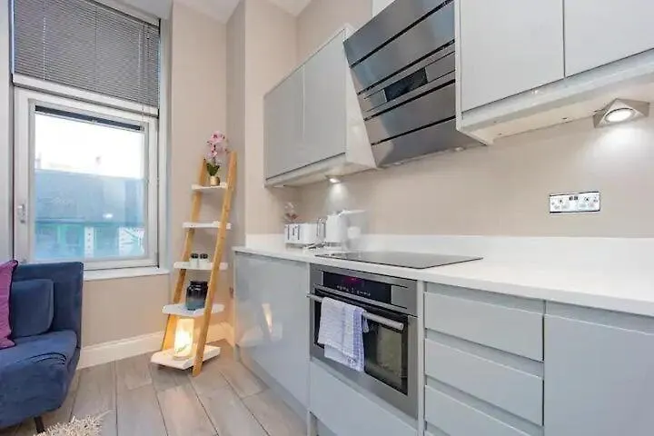 Hazelnut Seafront Two Bedroom Bn1Gre10 Brighton 0*,  United Kingdom